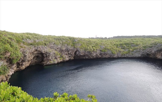 下地島の通り池 下地島の通り池