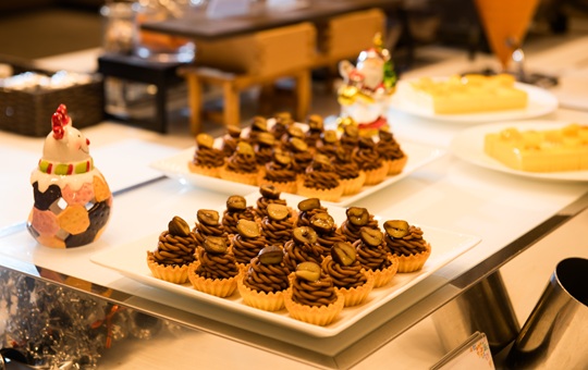 グランドメルキュール沖縄残波岬リゾート ランチビュッフェ グランドメルキュール沖縄残波岬リゾート ランチビュッフェ