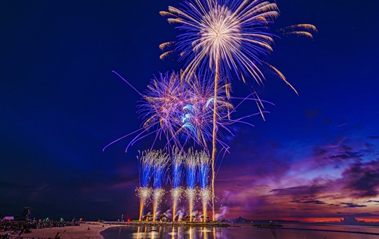 イメージ　海洋博　美ら海 花火大会　日帰りバスツアー【遊タイムツアー】海洋博公園サマーフェスティバル２０２６