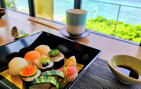 イメージ　三段特製弁当　海の旅亭おきなわ名嘉真荘