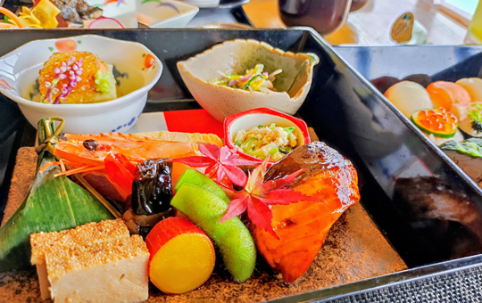 イメージ　三段特製弁当　海の旅亭おきなわ名嘉真荘